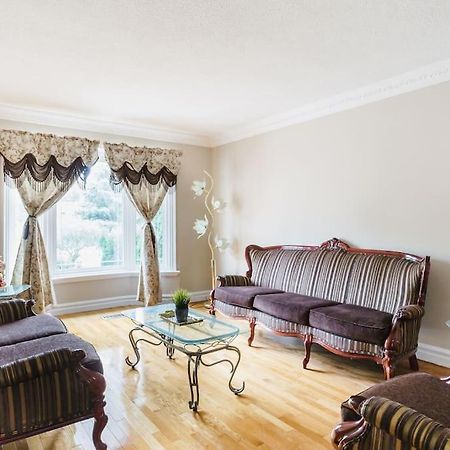 Beautiful Home 4 Bed, 3 Bath, Garage, Backyard! Mississauga Exterior photo