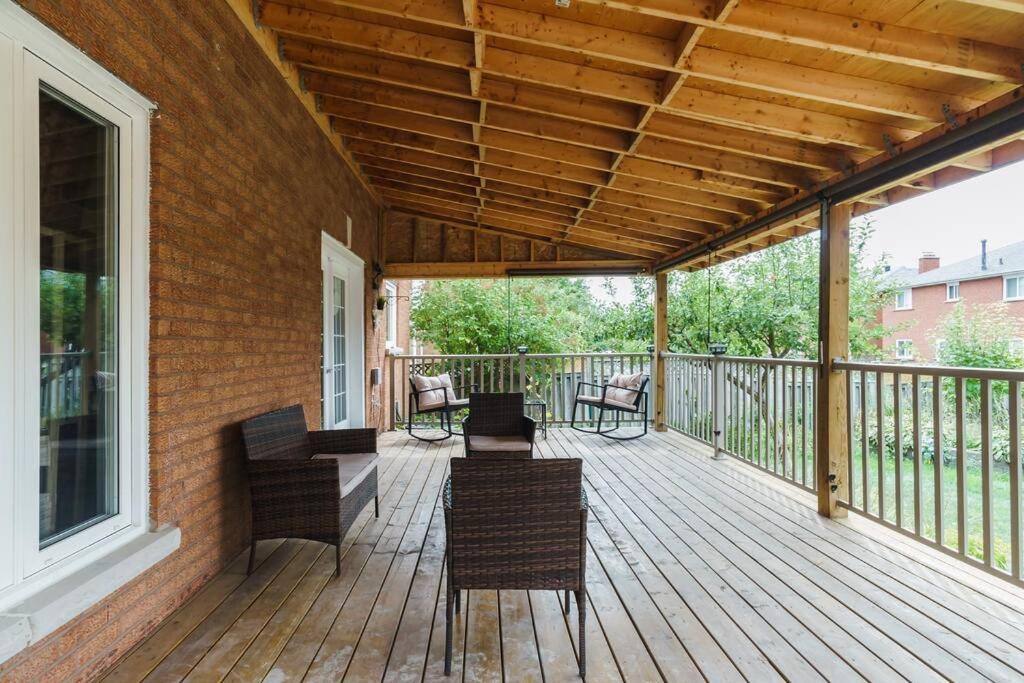 Beautiful Home 4 Bed, 3 Bath, Garage, Backyard! Mississauga Exterior photo