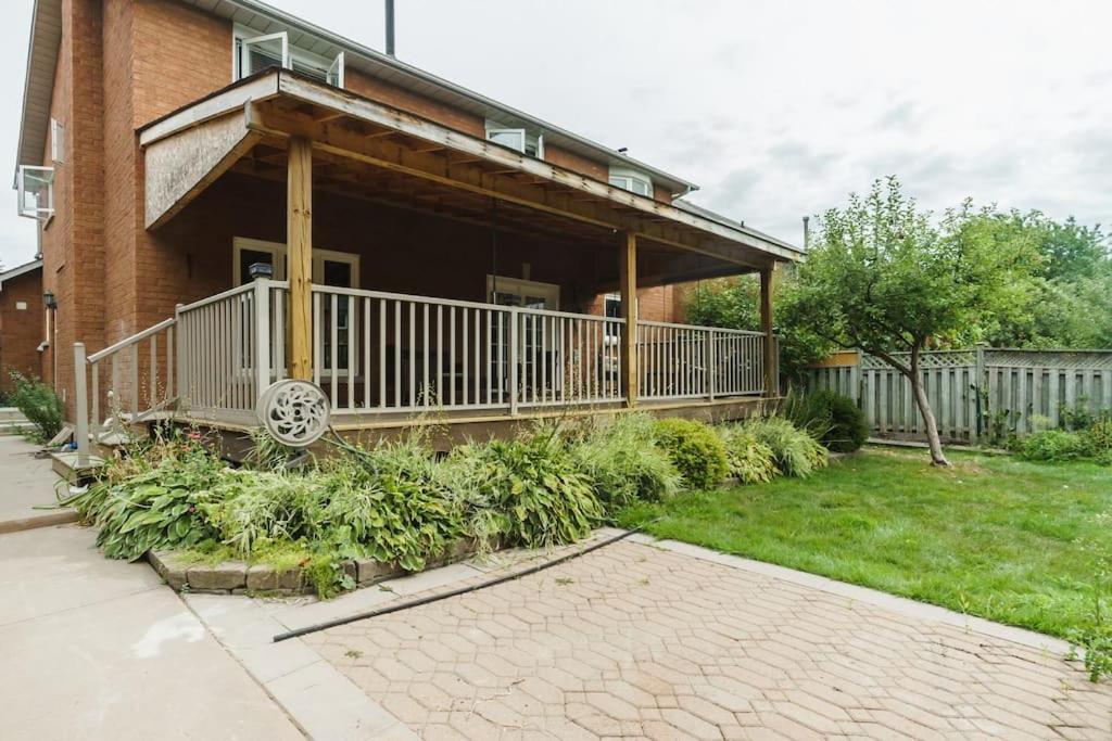 Beautiful Home 4 Bed, 3 Bath, Garage, Backyard! Mississauga Exterior photo